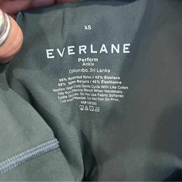 Everlane Performance Ankle Leggings - Picture 6 of 6